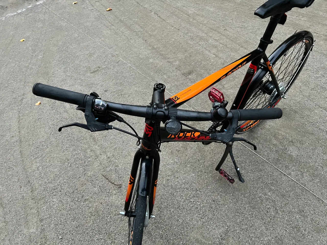 Billede 6 - RockMachine nyserviceret cykel, sort/rød, alu
