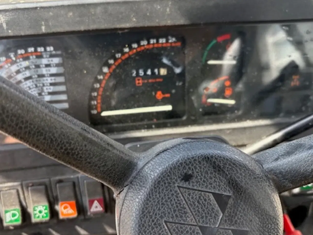 Billede 13 - Massey Ferguson 375 MED HAUER POM 90 FRONTLÆSSER