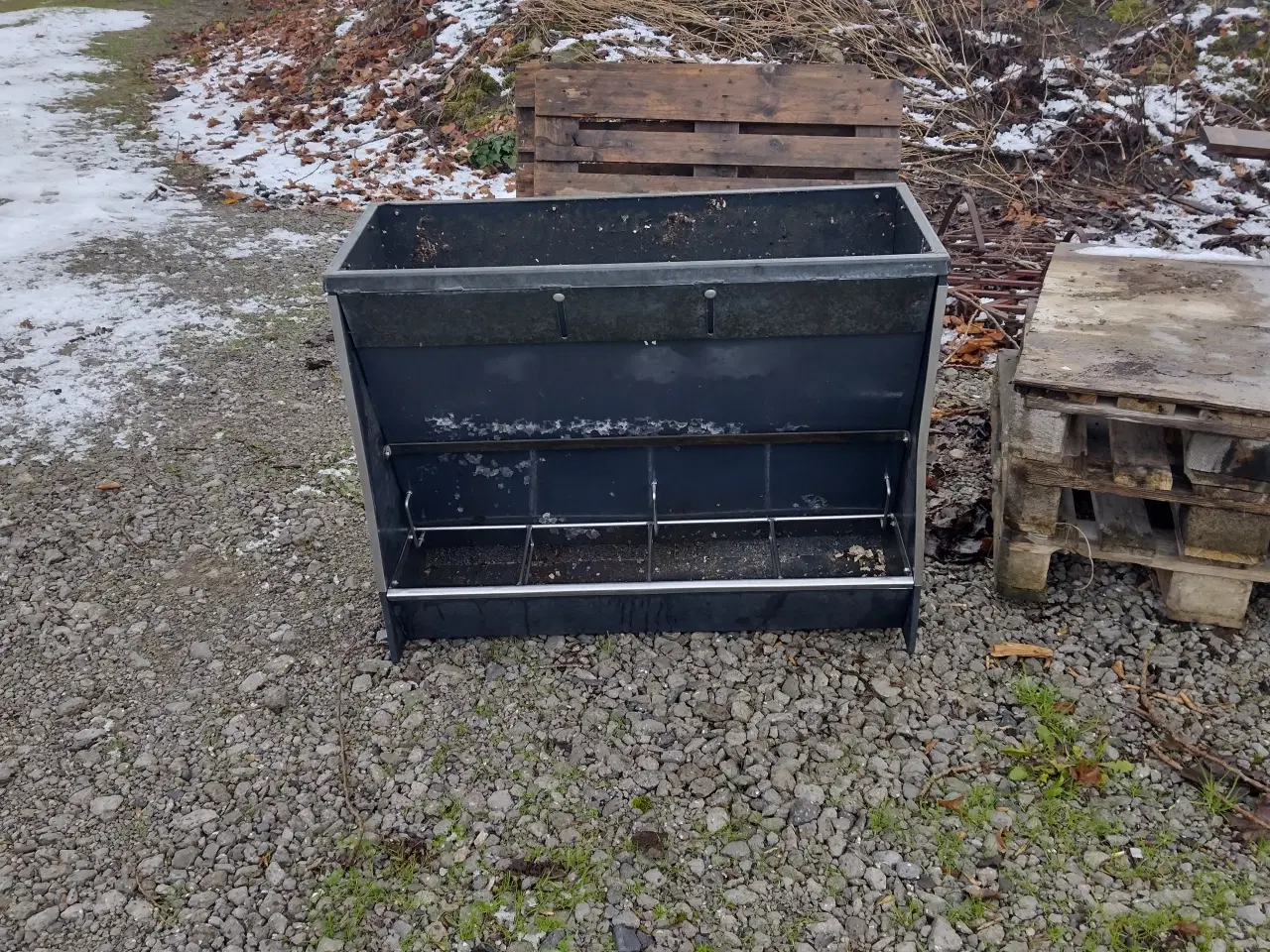 Billede 1 - Foderautomat