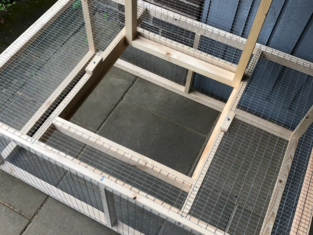 Billede 5 - Løbegård med åbning i top