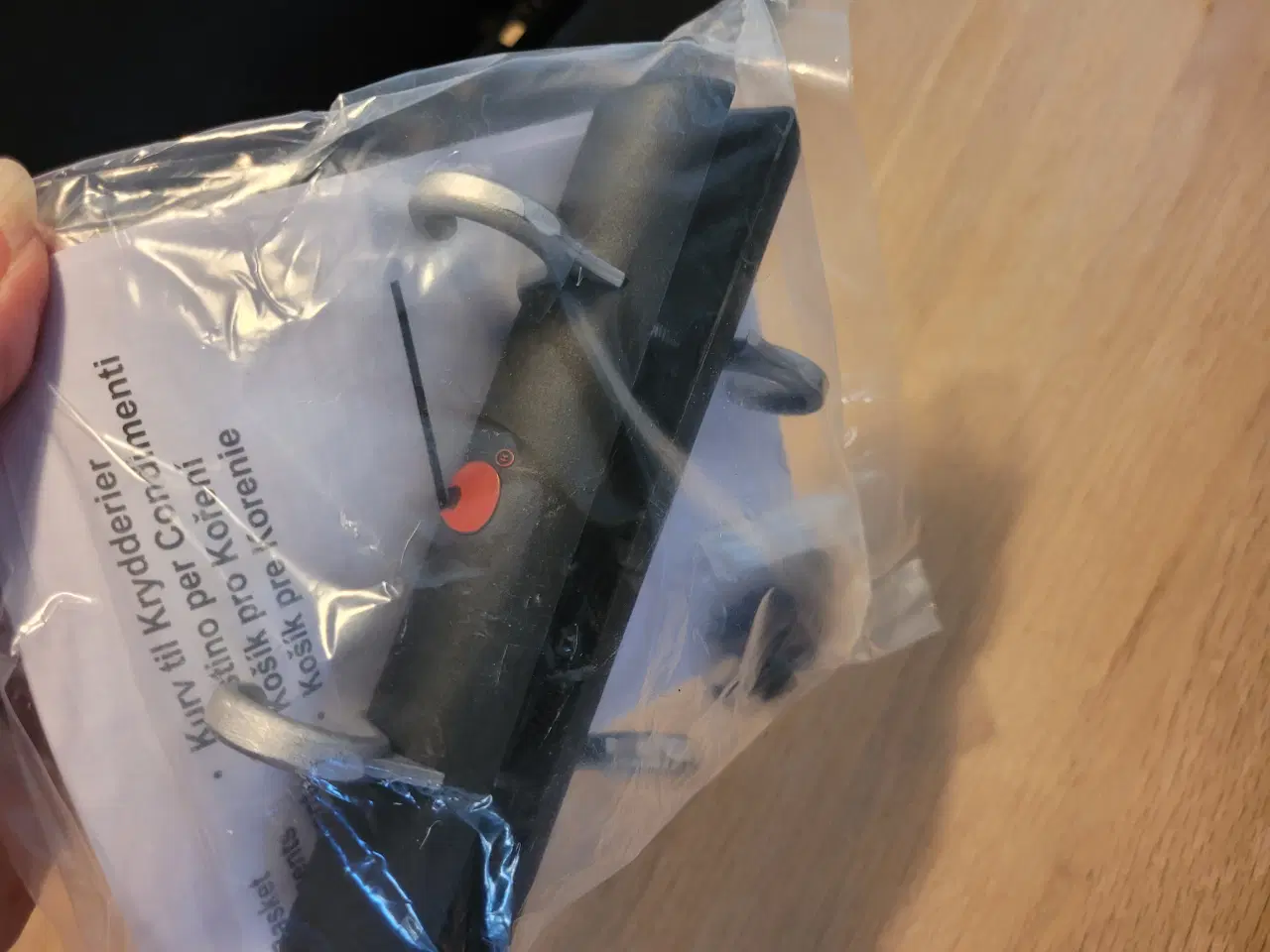 Billede 2 - Char- Broil side kurv og ophængs kroge til grill