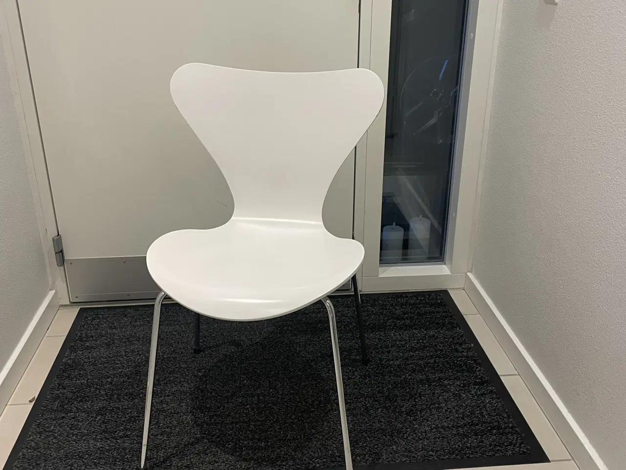 Billede 1 - Arne Jacobsen hvide spisebordsstole 