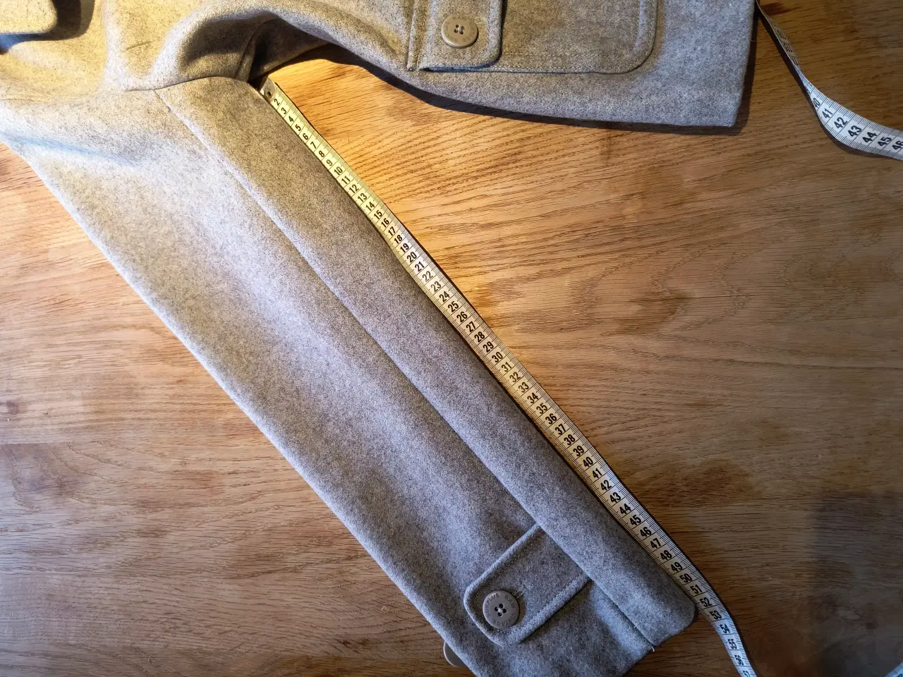 Billede 5 - Damefrakke (kort, 70% uld)