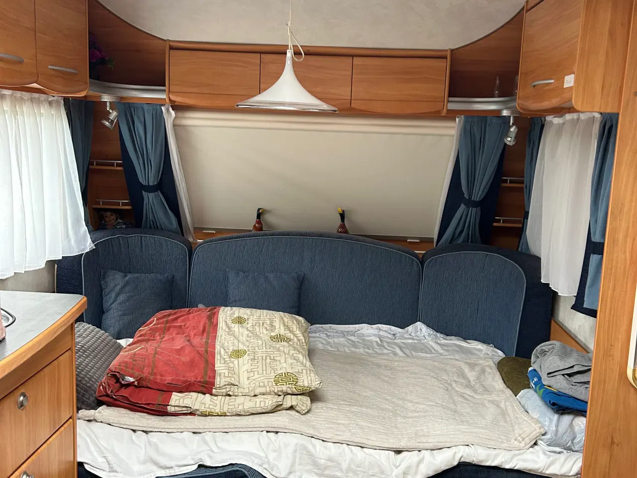 Billede 4 - Fastligger campingvogn med stor fortelt 