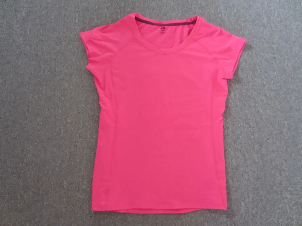 Billede 2 - Pink Fitnesstrøje - Sportstrøje i str. S fra H&M