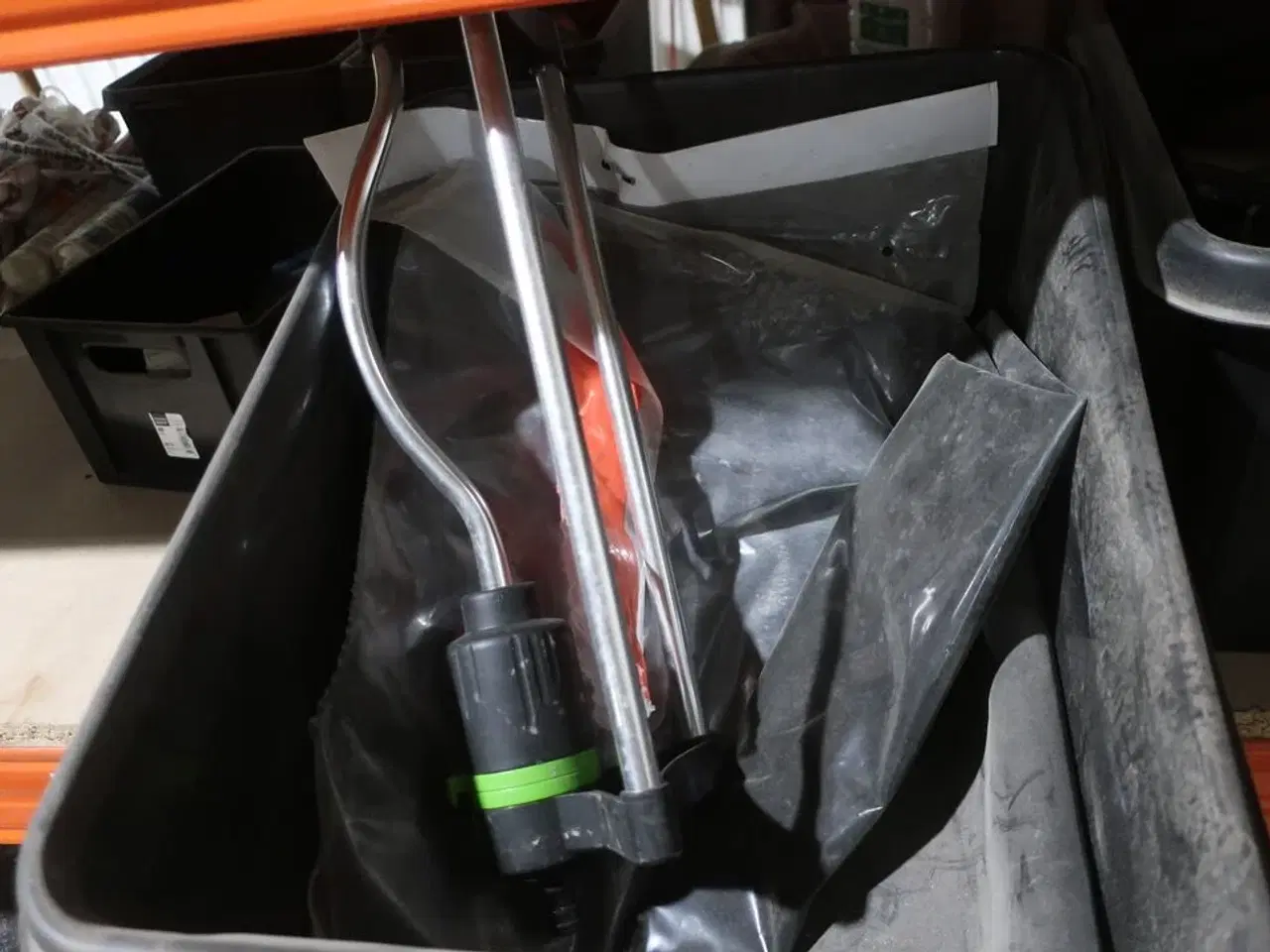 Billede 6 - Lagerreol med div. Værktøj og varelager