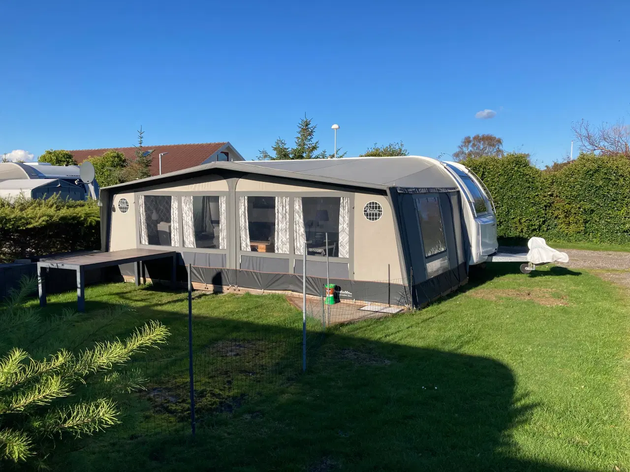 Billede 1 - Campingvogn med fortelt