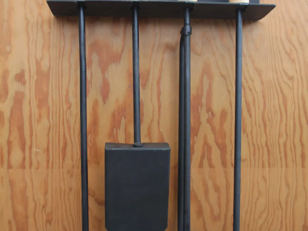 Billede 1 - Gedigent sort pejsesæt.