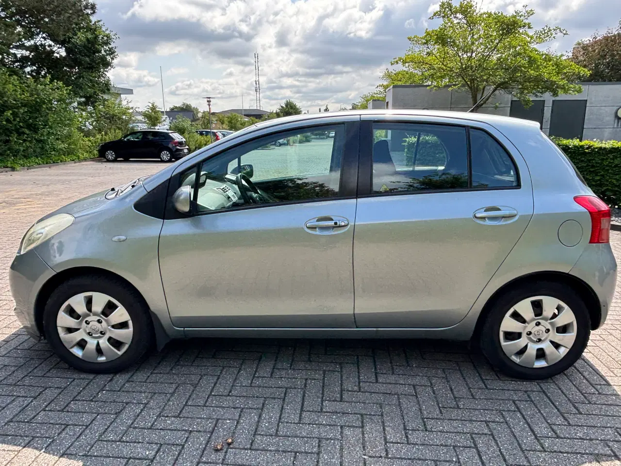 Billede 5 -  TOYOTA YARIS 1.3 VVT-I / NØGLEFRI