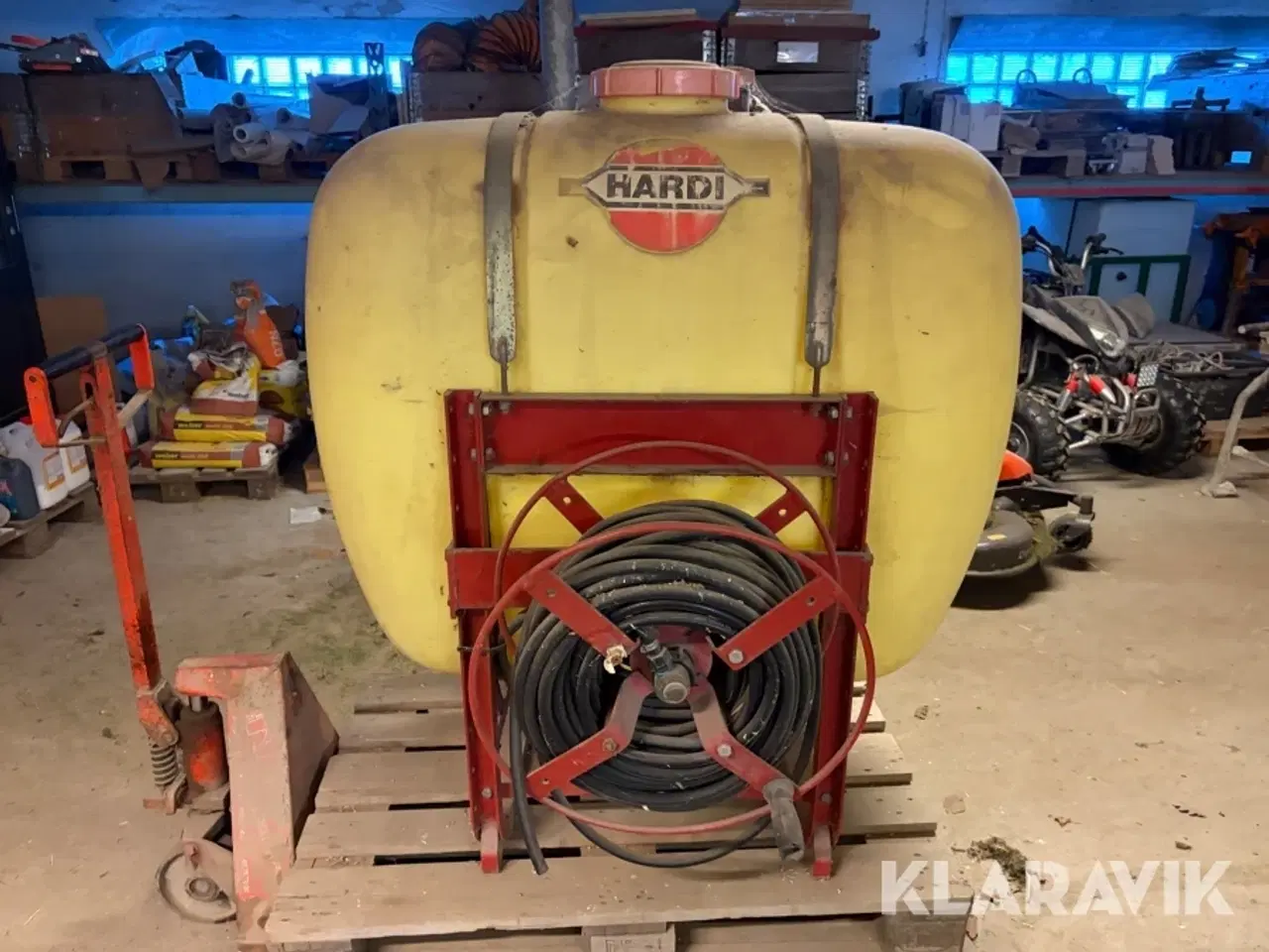Billede 6 - Gårdspladssprøjte Hardi 1301 600 liter