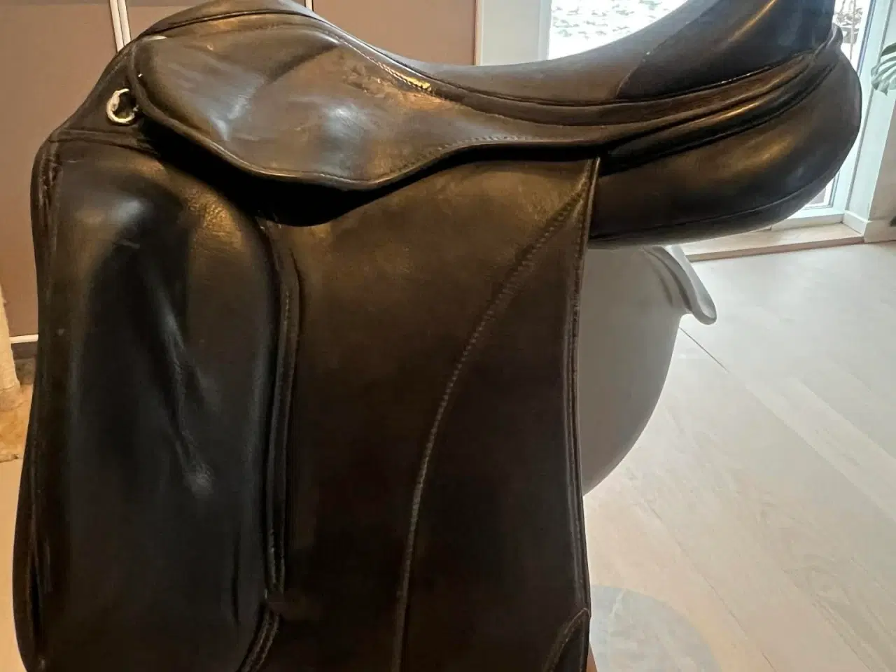 Billede 1 - to super gode dressursadler ( brugt til islænder)