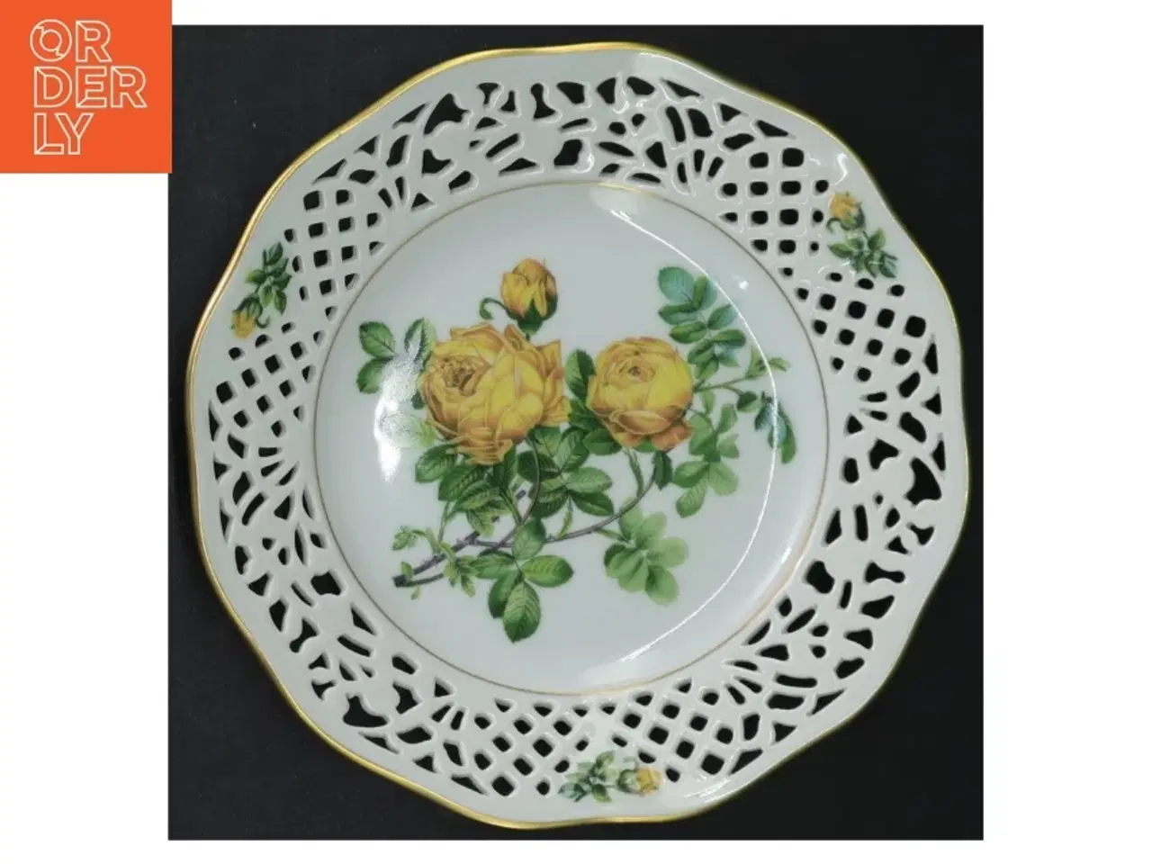Billede 10 - Porcelænstallerkener med gennembrudt kant og rosendekoration fra Firkløveren