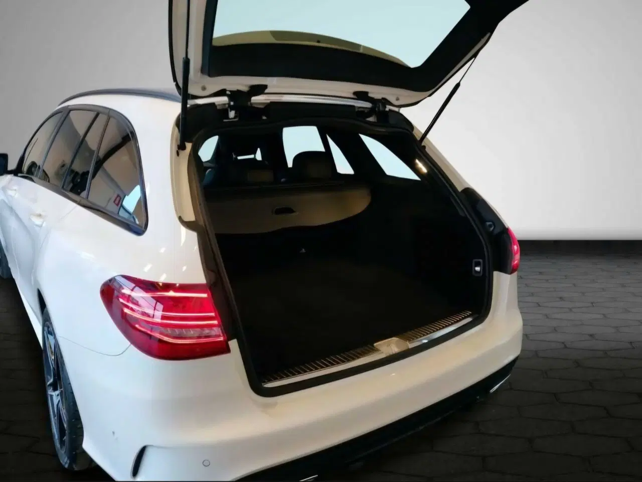 Billede 6 - Mercedes C200 st. AMG night edition