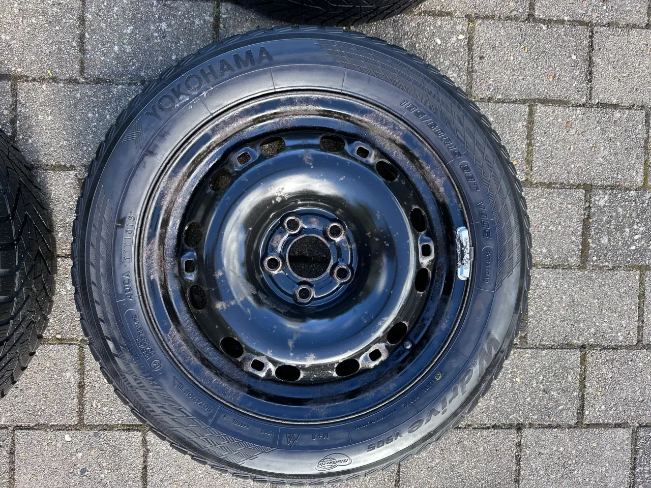 Billede 5 - Vinterhjul 15” – stålfælge, Yokohamadæk, hjulkapsl
