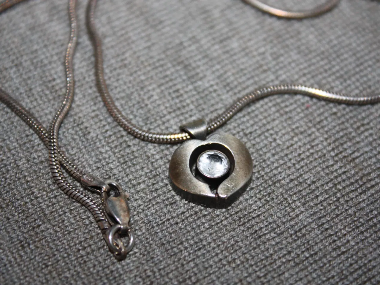 Billede 1 - Sterling sølv hjerte formet vedhæng