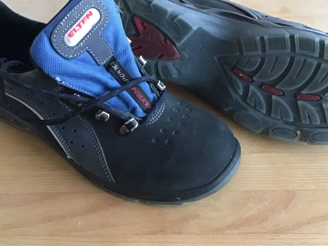 Billede 1 - Nye sikkerhedssko