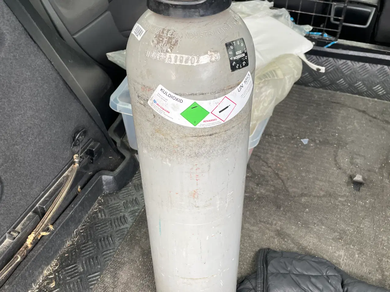 Billede 1 - Fuld 6 kilo co2