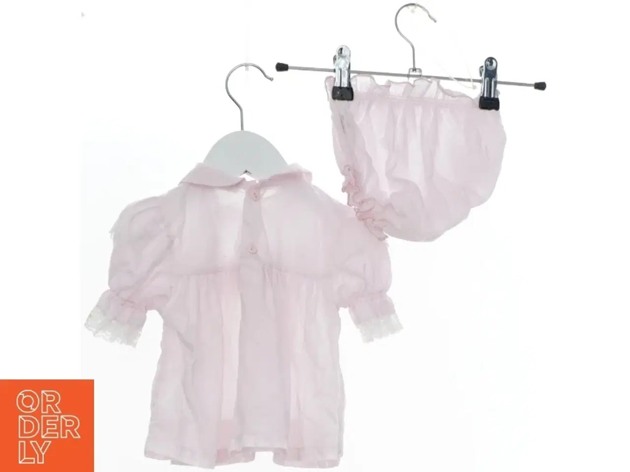 Billede 1 - Lyserødt sæt med bluse og bloomers (str. 68)