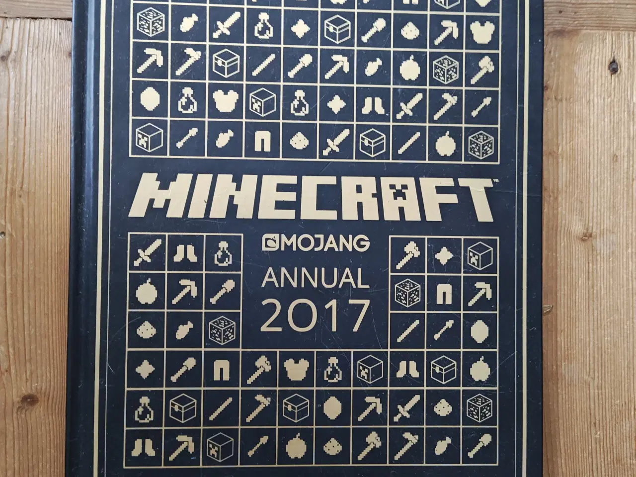 Billede 1 - Minecraft Annual 2017 Bog