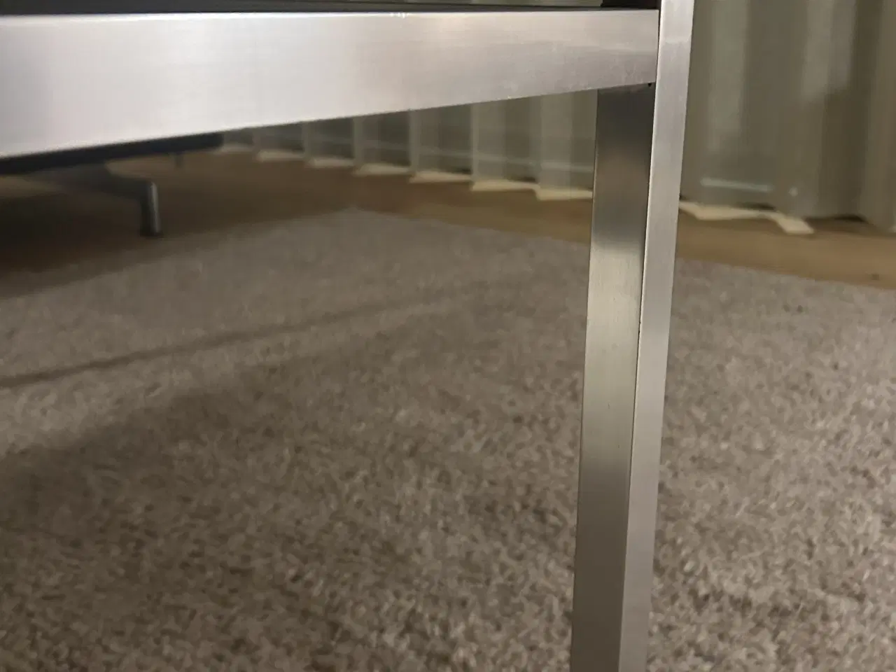 Billede 3 - Flot sofabord med sort skiferbordplade