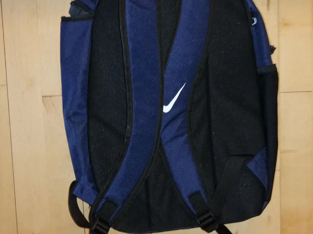 Billede 3 - NIKE 30 liters boldtaske.