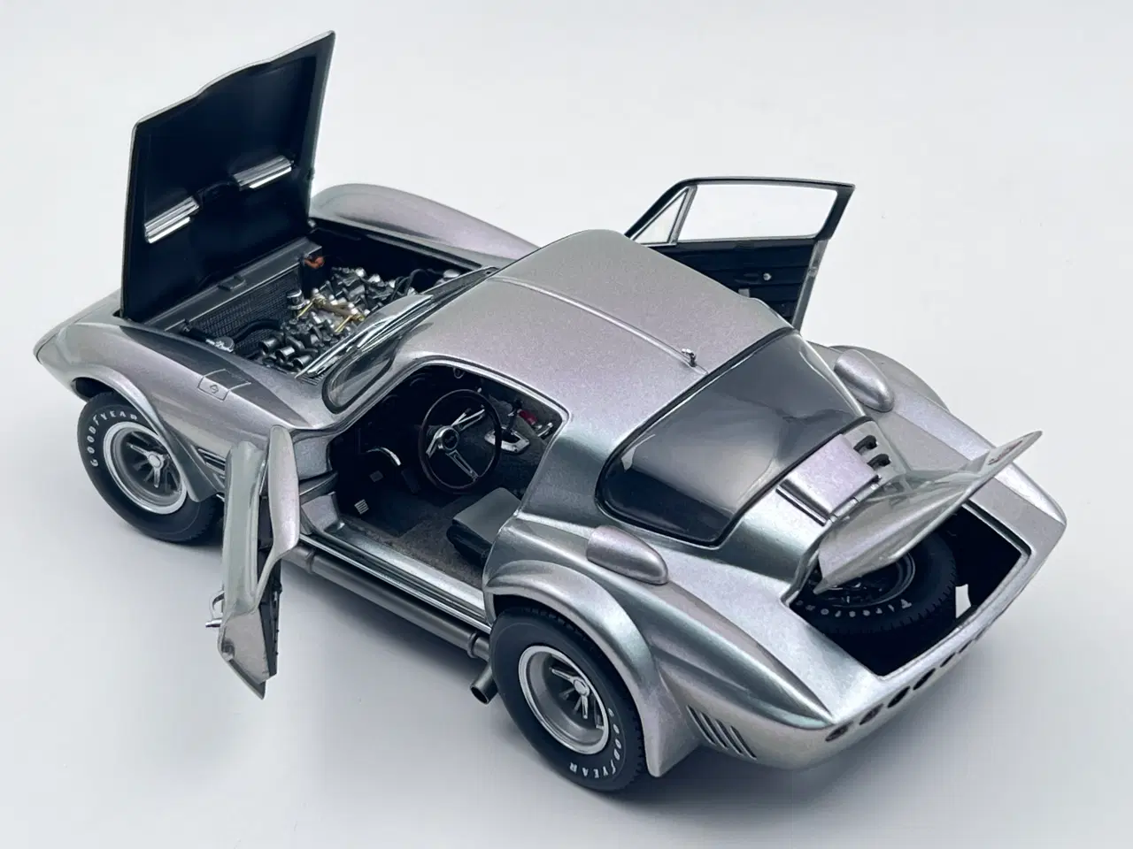 Billede 4 - 1963 Chevrolet Corvette Grand Sport EXOTO  1:18   