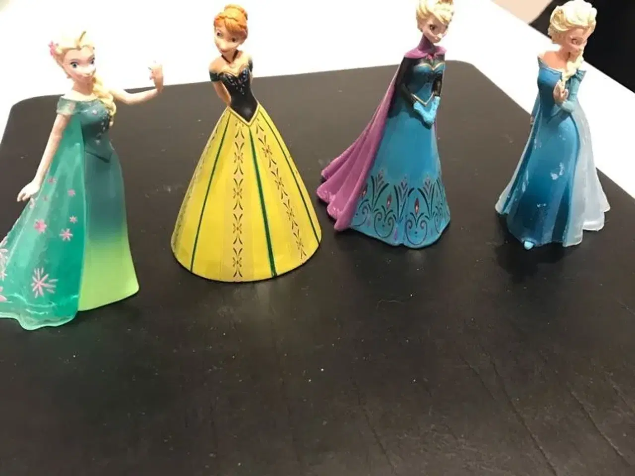 Billede 4 - Mange Anna og Elsa figurer sælges