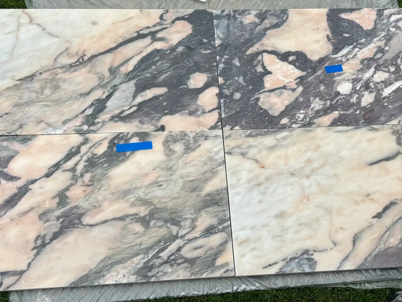 Billede 1 - CALACATTA VIOLA MARMOR — 50M² — FEJLKØB SÆLGES