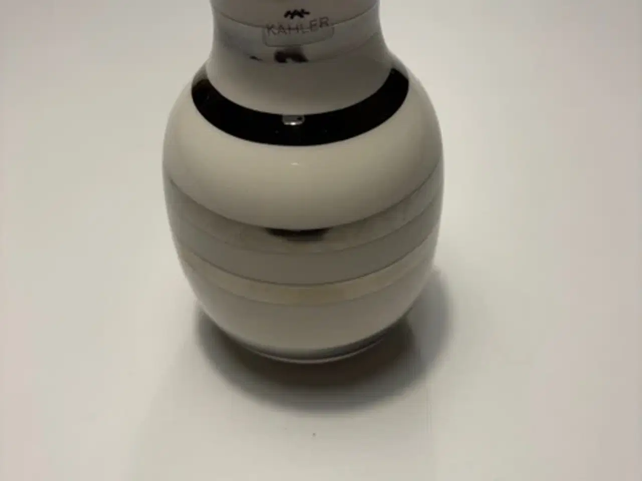 Billede 2 - Kähler vaser jubilæum “Guld stribet” 12,5 cm