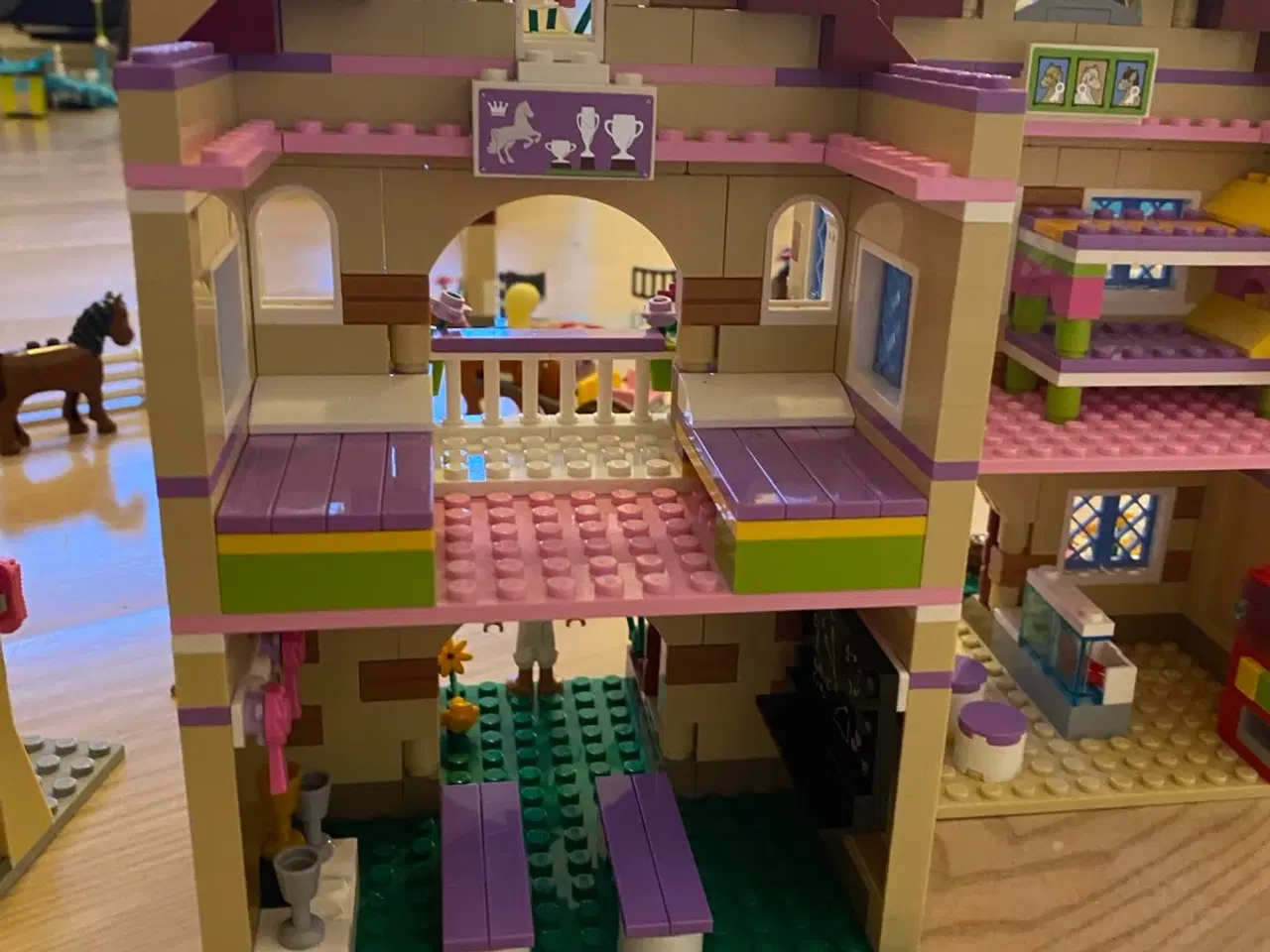 Billede 3 - Lego Friends Sommerrideskole og Hestetrailer