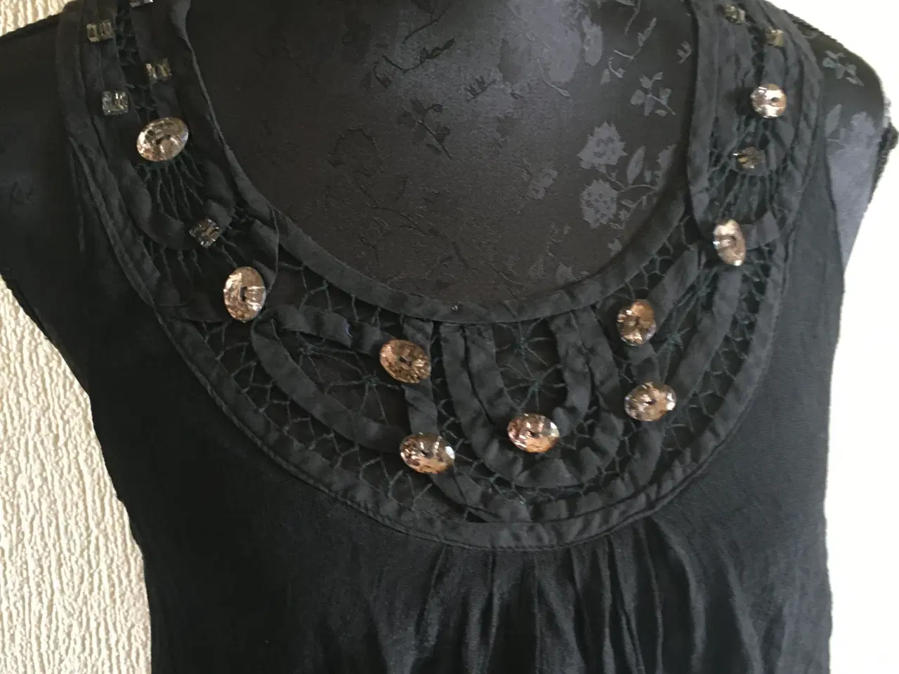 Billede 3 - Helt ny flot sort Drys fest/sommerkjole str. s