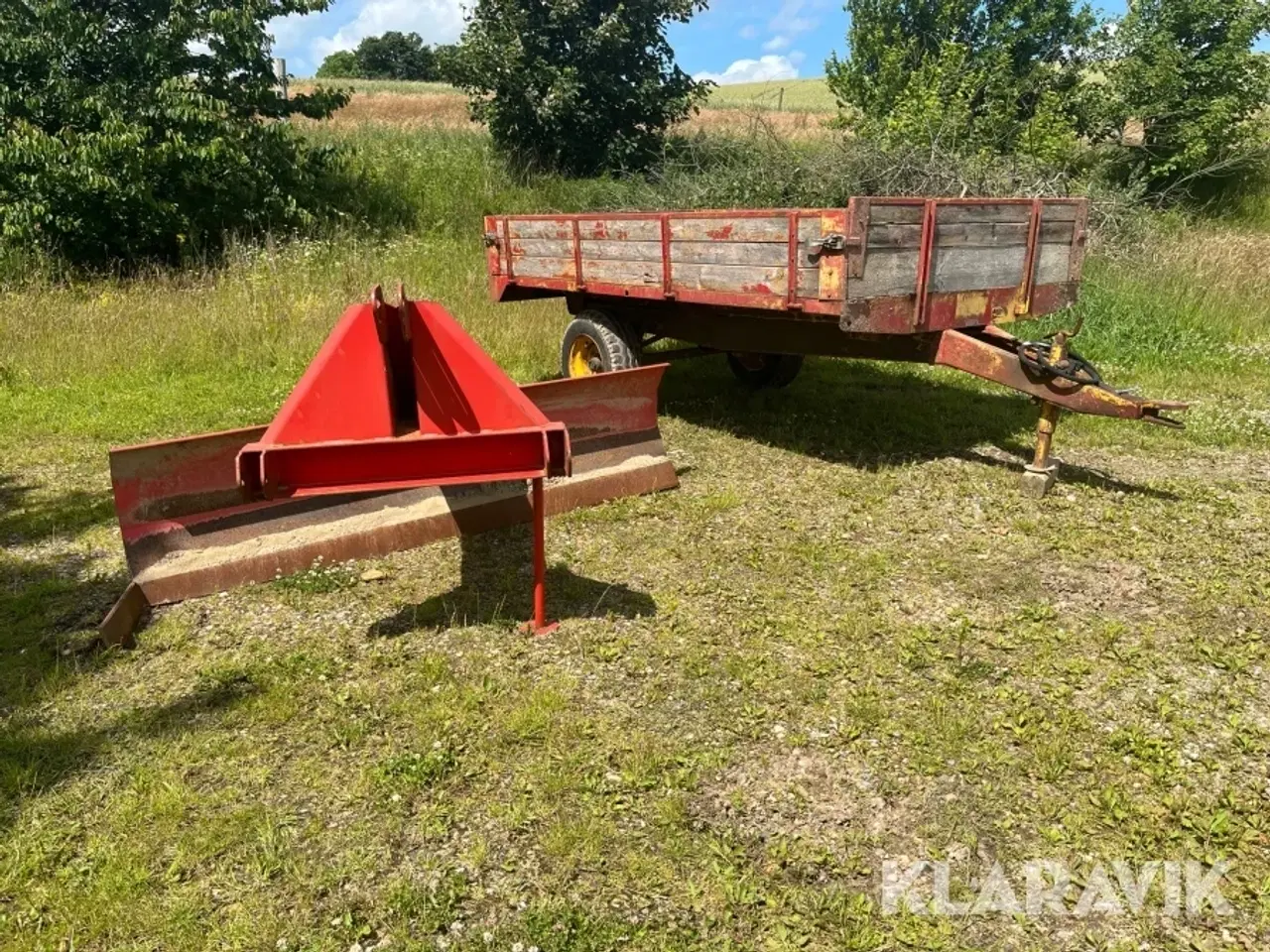 Billede 1 - LOT: tipvogn og Skrabeblad TIM OG Frangård 4,5 tons vogn/G-250L