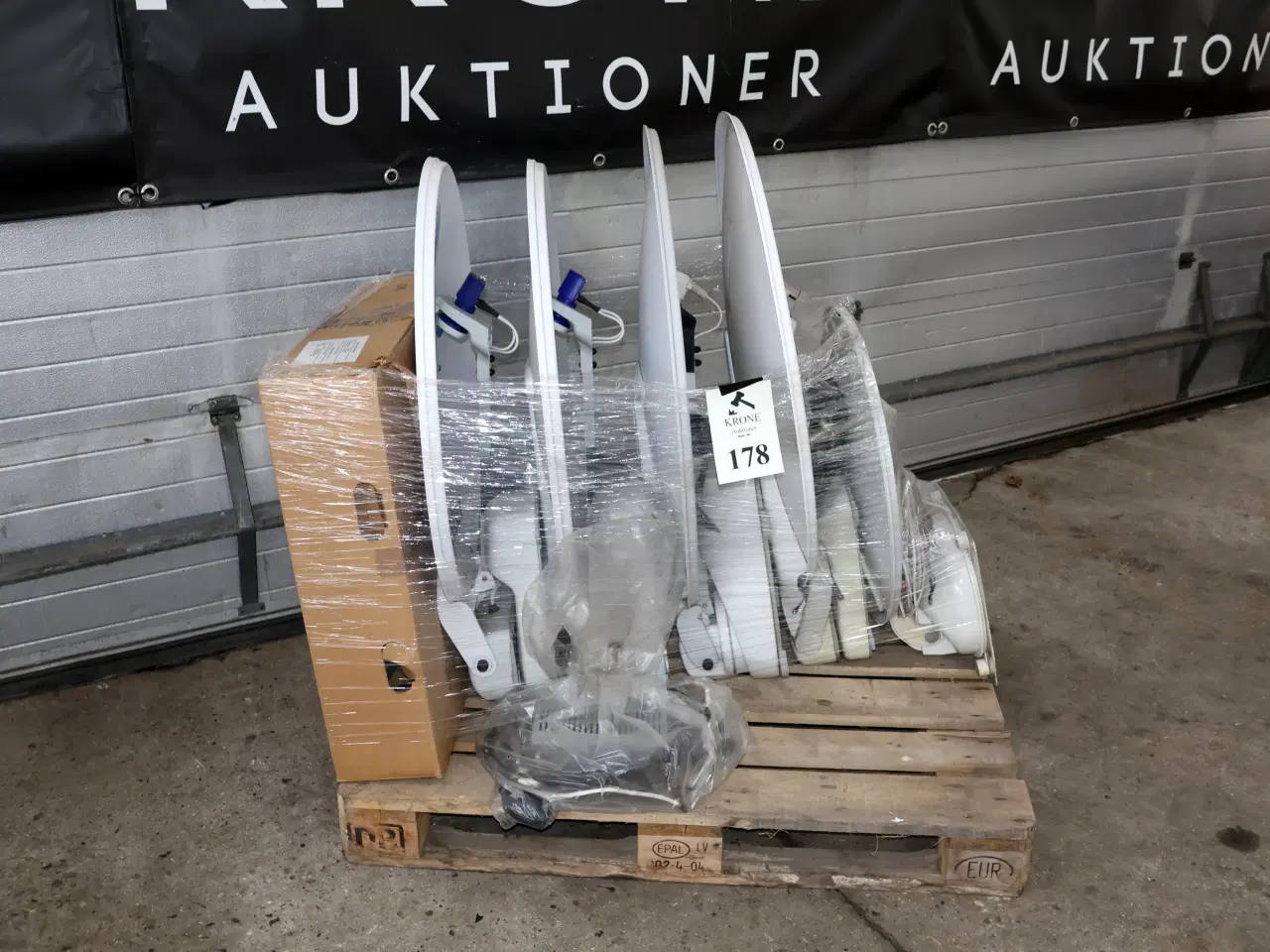 Billede 2 - Diverse Paraboler til tagmontering.