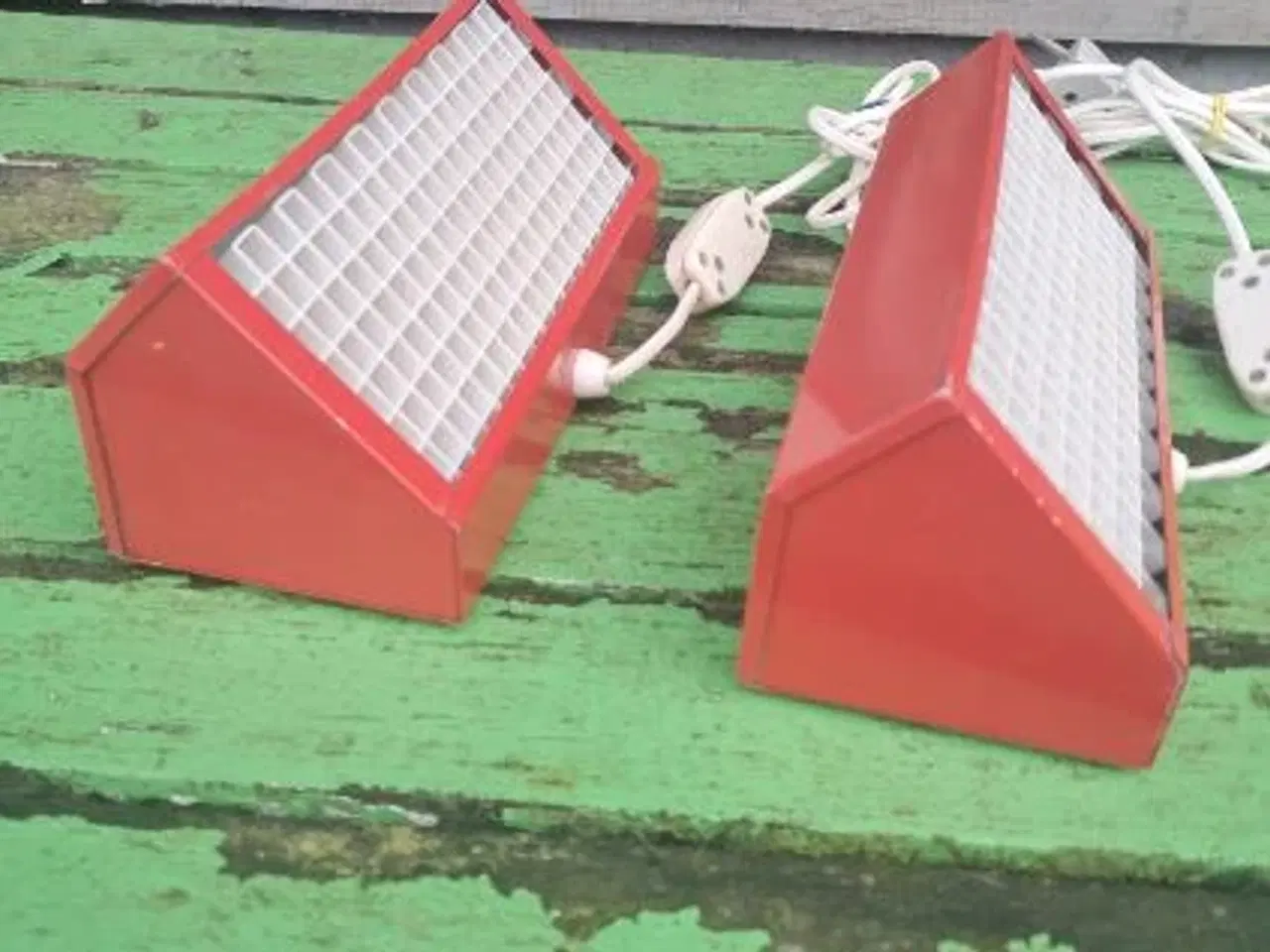 Billede 3 - Elidus to flotte røde retro væglamper