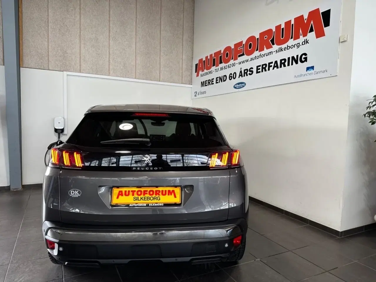 Billede 16 - Peugeot 3008 1,6 Hybrid Allure Pack LTD EAT8 Van