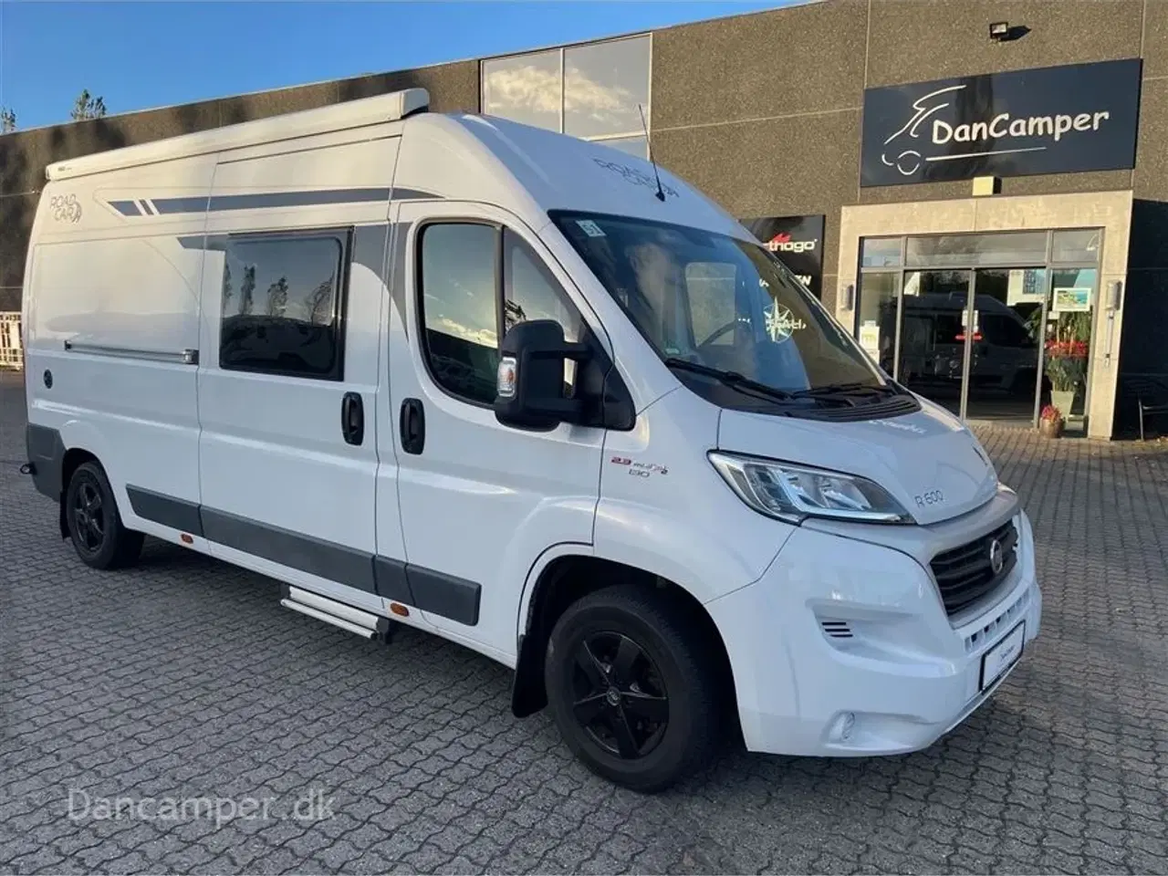 Billede 2 - 2017 - RoadCar R 600   MESSEPRIS kr. 524.900,- SPAR kr. 25.000,- Road Car R600 Van. 6 meters vogn med 6-trins manuel gear og anhængertræk