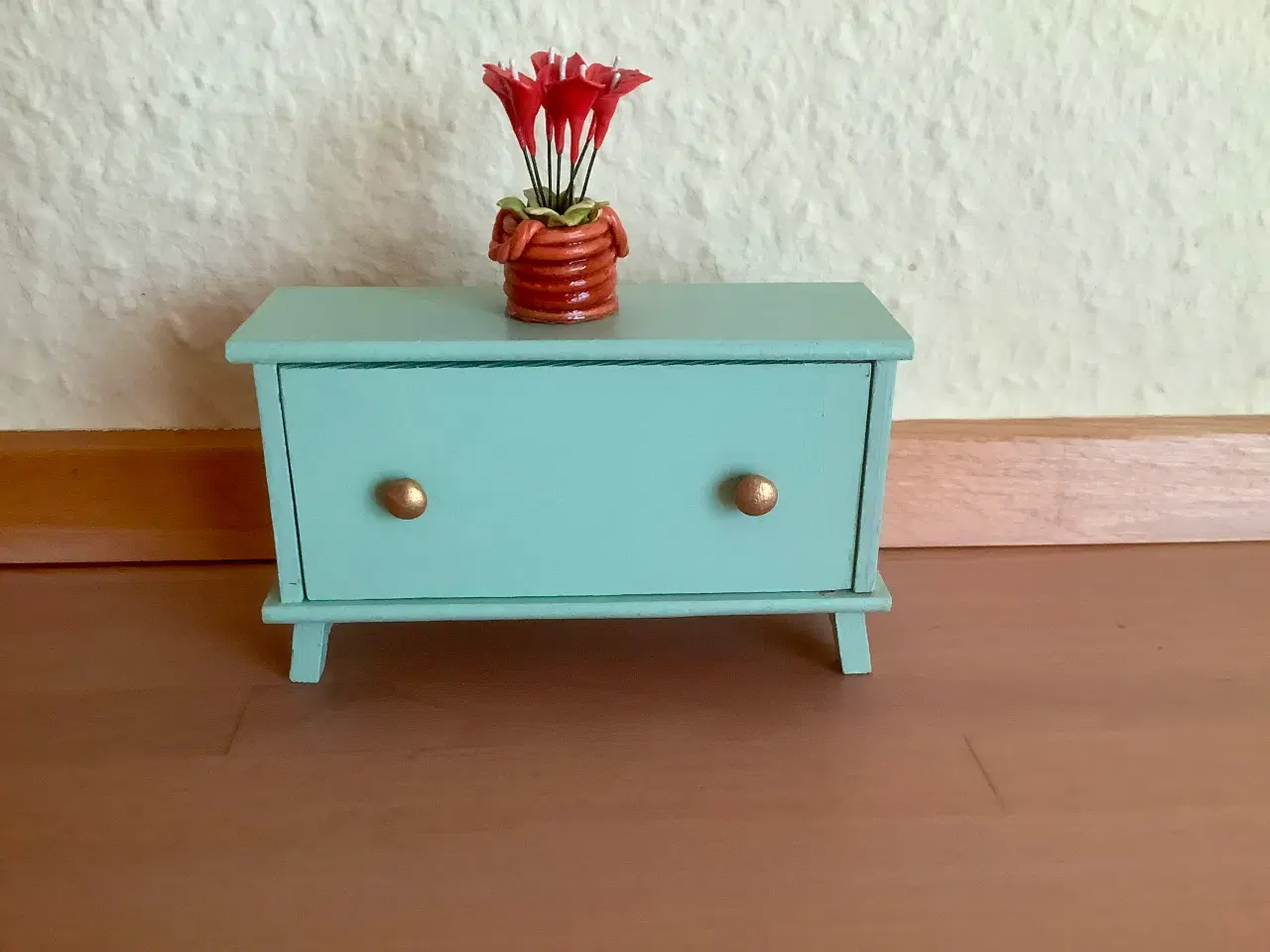 Billede 1 - Dukkehus skænk. Vintage.