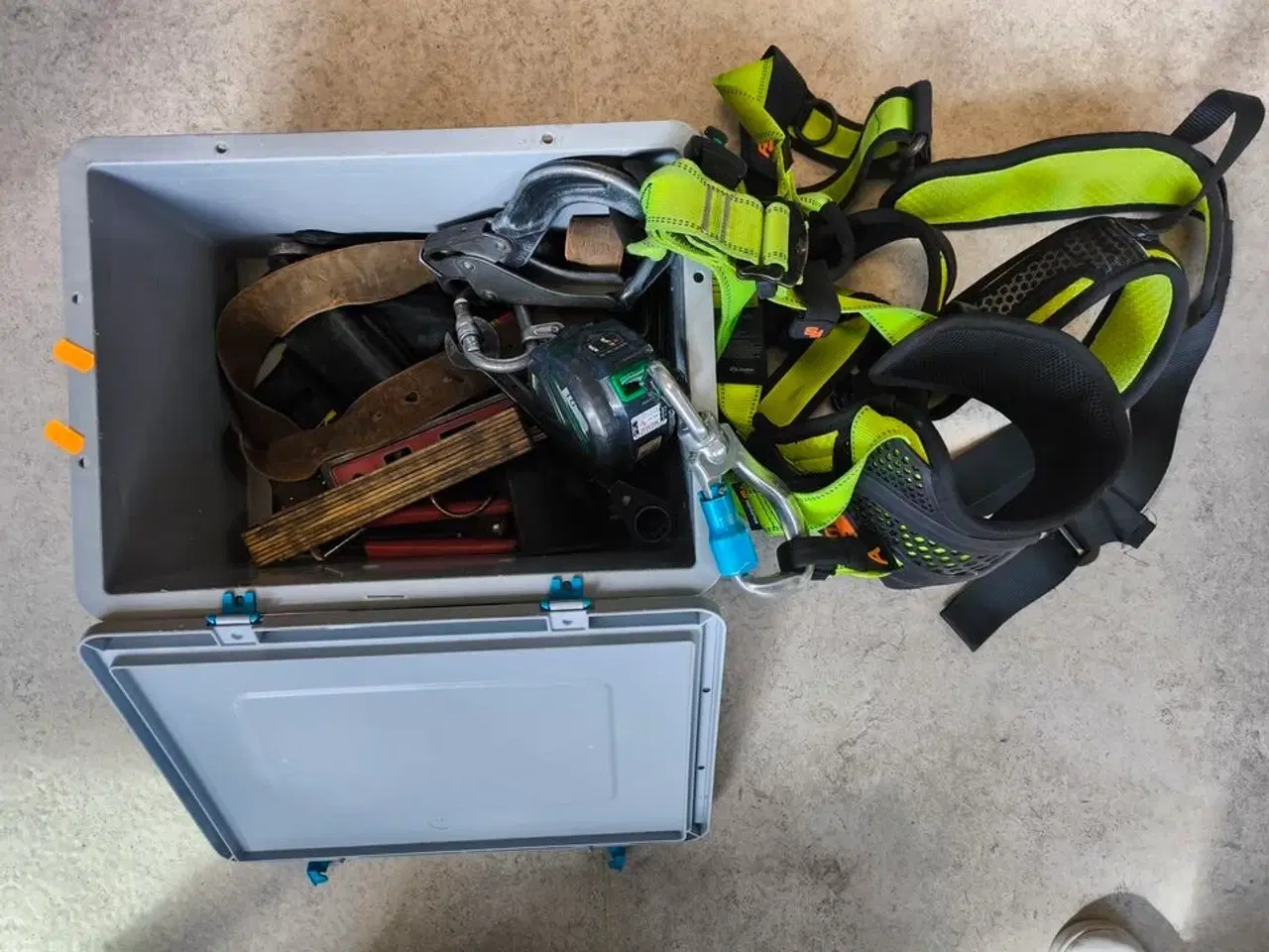 Billede 1 - Kasse m. sikringsgrej samt div.