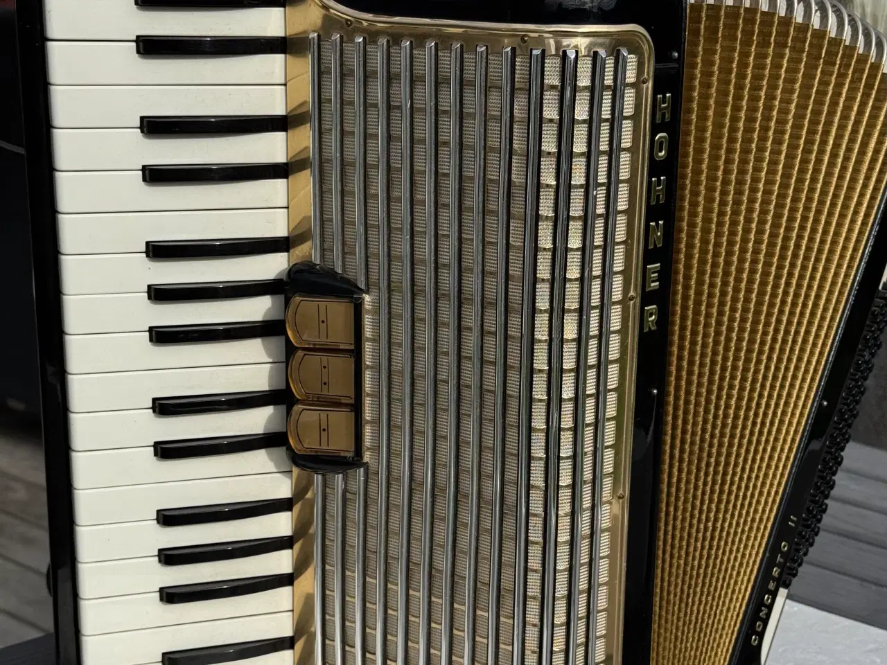 Billede 3 - Hohner Concerto II harmonika – flot og velspillend