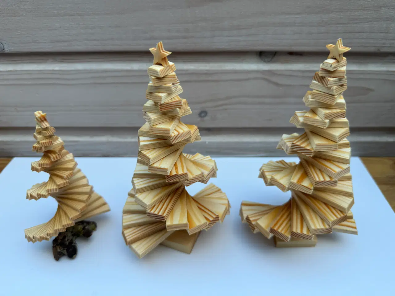 Billede 2 - Hjemmelavede juletræer