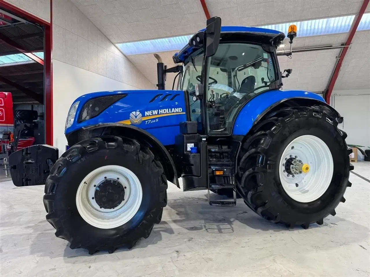 Billede 3 - New Holland T7.215 S KUN 1400 TIMER OG FULD AFFJEDRING!