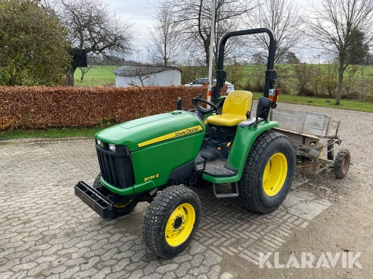 Billede 1 - Traktor John Deere 3036E med mange redskaber