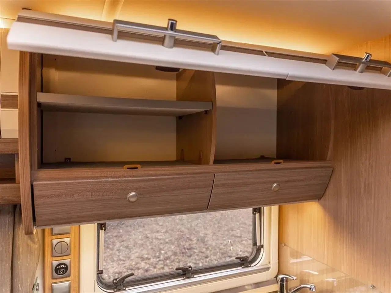 Billede 19 - 2016 - Fendt Bianco Selection 515 SG Rummelig kvalitetsvogn med enkeltsenge