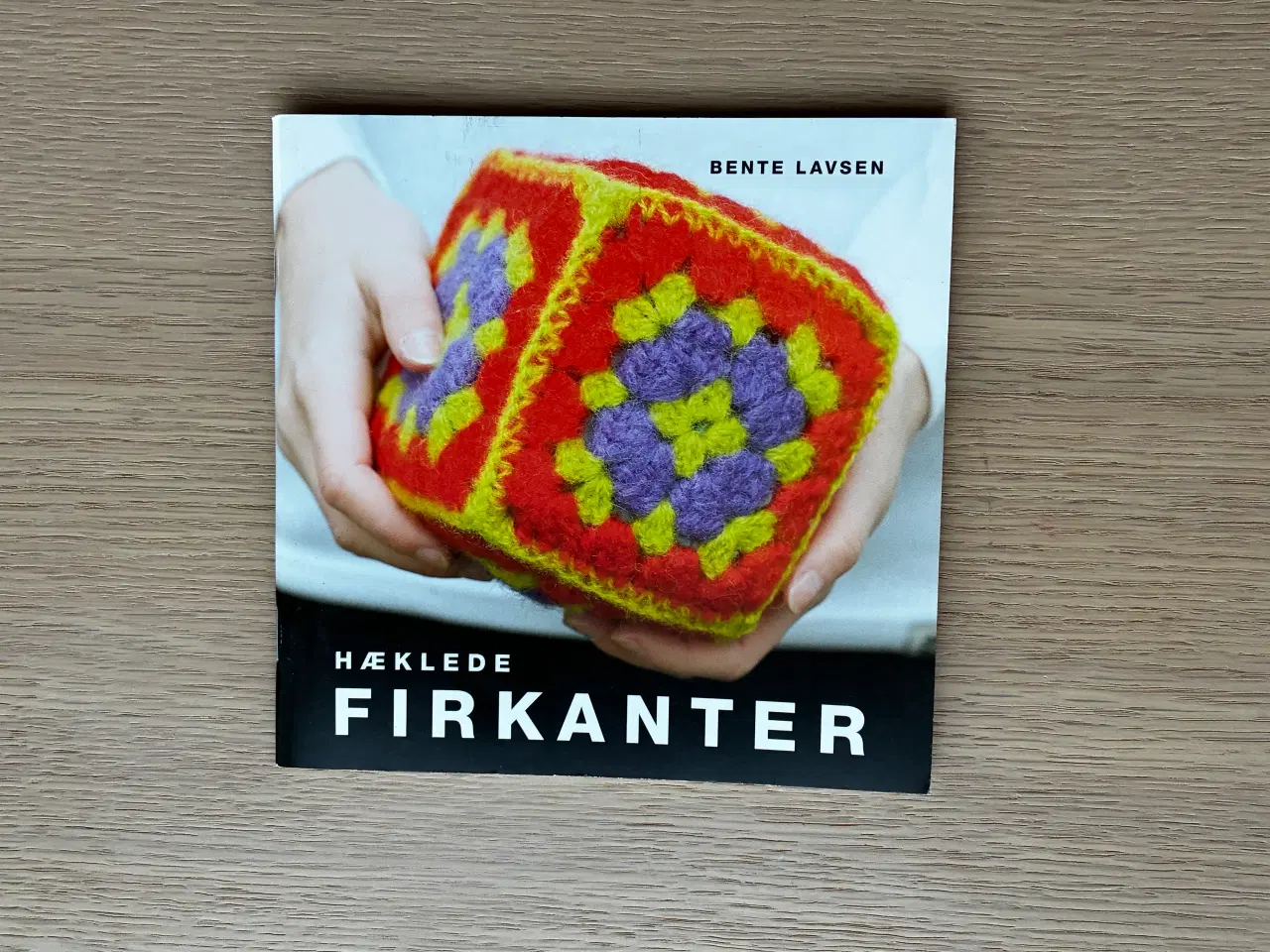 Billede 1 - Hæklede FIRKANTER  af Bente Lavsen