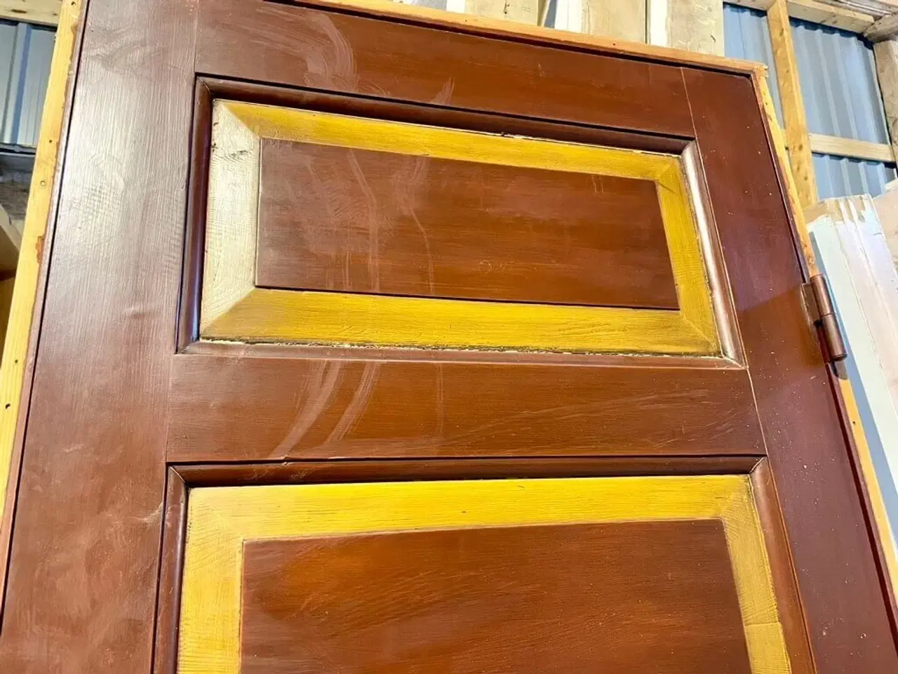 Billede 3 - Klassisk fyldningsdør m. karm og mørke farver