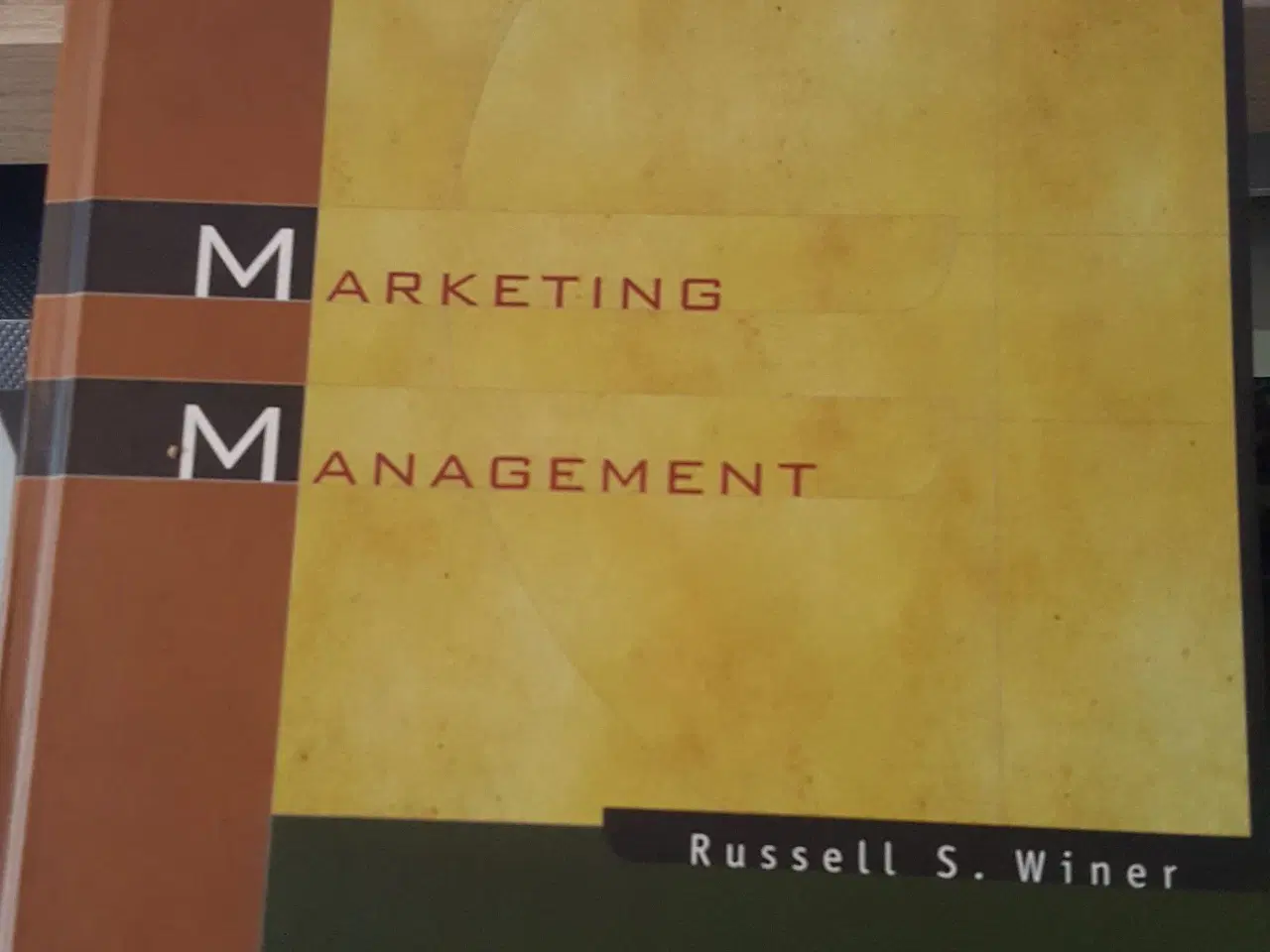 Billede 1 - studiebog marketing / management