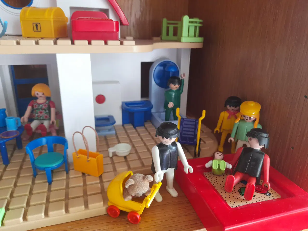 Billede 4 - Playmobil hus med meget tilbehør