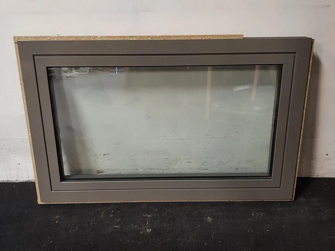 Billede 1 - Sidehængt vindue, alu, 1195x65x750mm, venstrehængt, grå