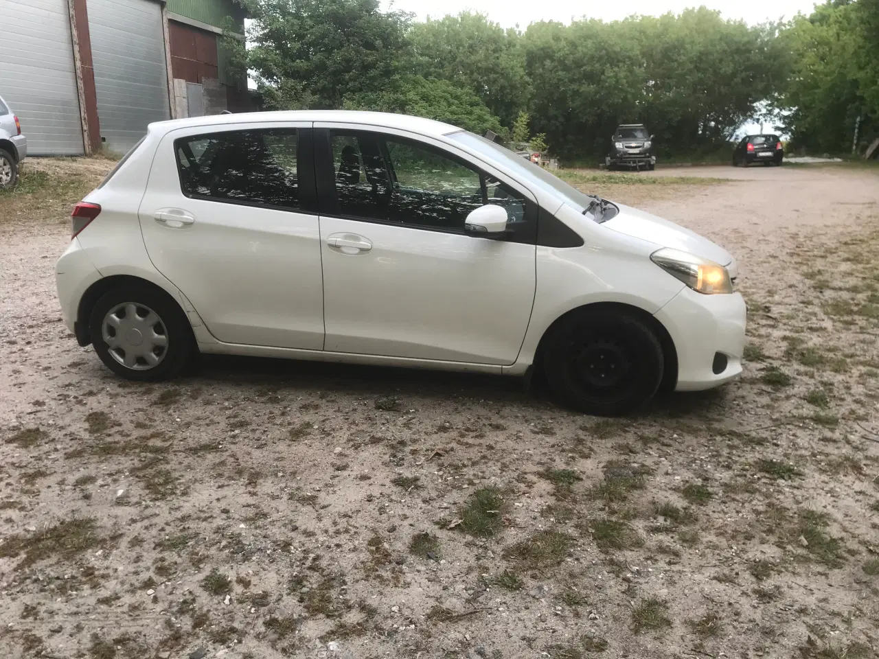 Billede 3 - Ny syn  Toyota Yaris 1.4-4d  2013 Grøn ejerafgift 