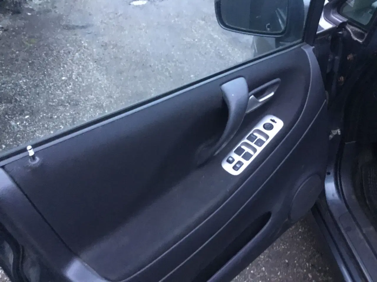 Billede 7 - Suzuki Liana 1,6 nysynet 12/25 træk helårsdæk airc